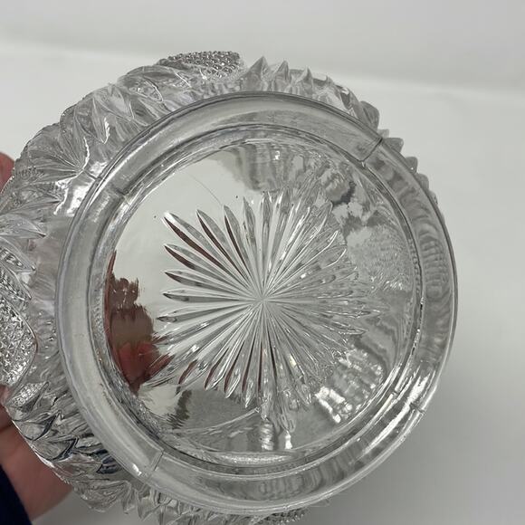 Vintage Early American Pressed Glass biscuit jar- without lid - Picture 5 of 10